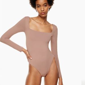 Aritzia Babaton contour square neck bodysuit (never been worn!)